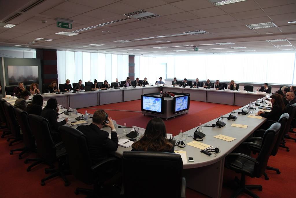 Diskutohen reformat në tregti, industri, doganat dhe tatimet