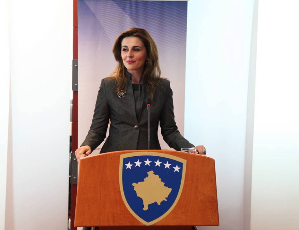 Ministarka Čitaku putuje za Beograd