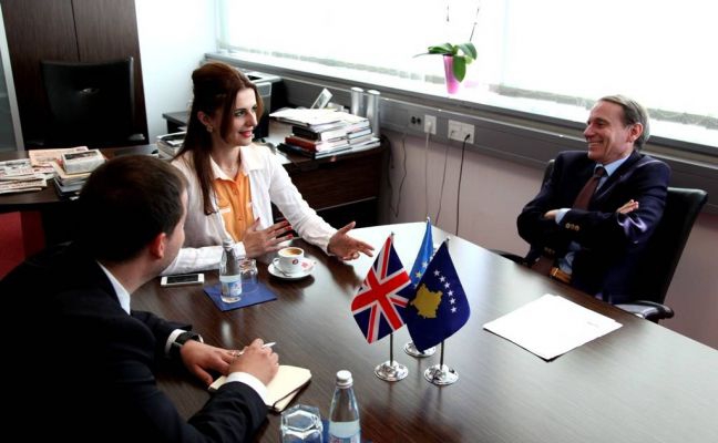 Ministrja Çitaku priti në takim Ambasadorin e Mbretërisë së Bashkuar në Kosovë, Z. Ian Cliff