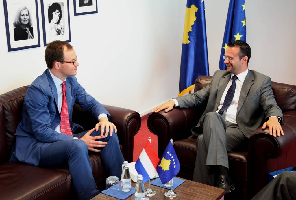 Zamenik Ministra Kasapolli sastao se sa novoimenovanim Ambasadorom Luksemburga na Kosovu, g. Léon Delvaux
