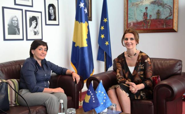 Ministrja Çitaku priti znj. Adrijana Hodzic, Zyrtare Kryesore Ekzekutive nga Zyra Administrative e Mitrovicës