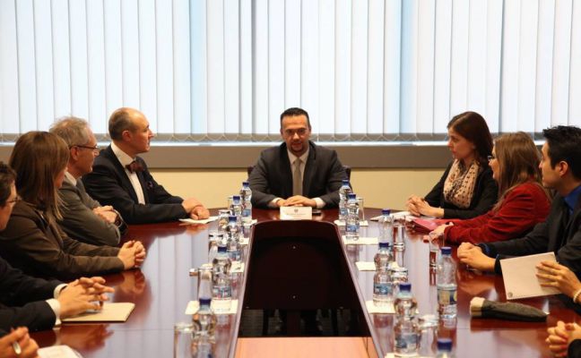 Zëvendës Ministri Kasapolli priti në takim nje grup studentësh nga Budapesti