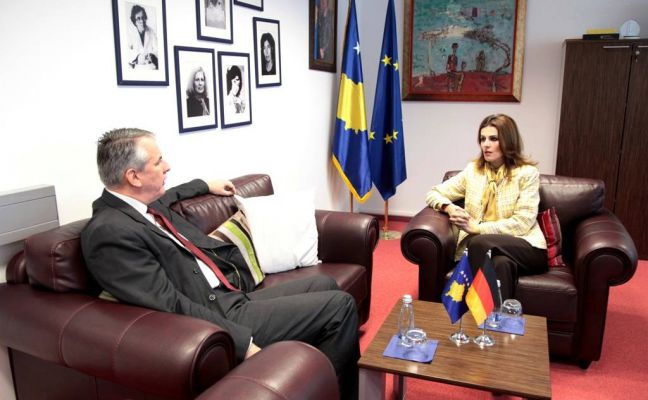 Ministrja Çitaku priti sot në takim Ambasadorin e Gjermanisë Z. Blomeyer