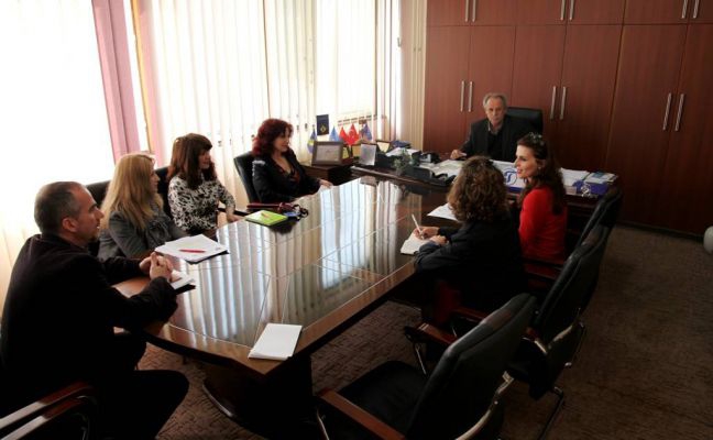 Ministrja Çitaku vizitoi Komunën e Fushë Kosovës