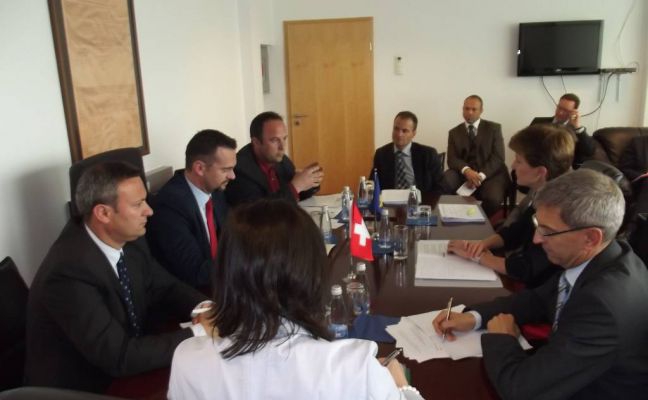 Zvicra mbetet e përkushtuar të ndihmoj Kosovën në rrugën e saj drejt Liberalizimit të Vizave