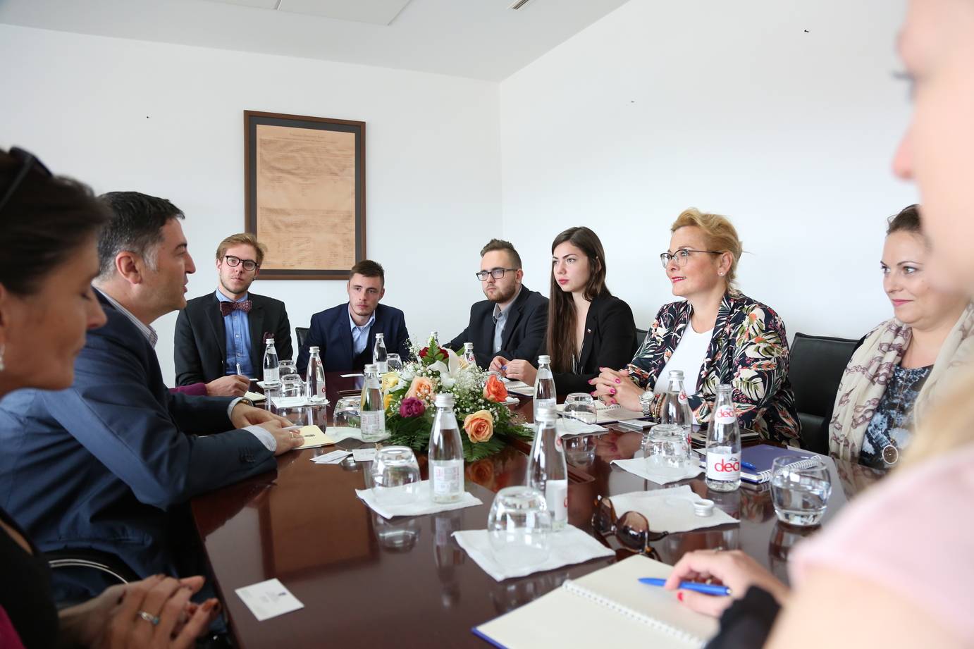 Zëvendës ministri Çelaj, priti në takim studentët çek: Bashkimi Evropian nuk duhet të vonohet për procesin integrues të rajonit