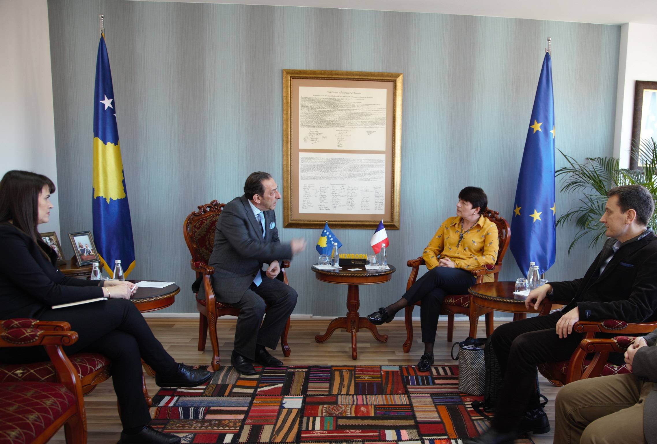 Ministri Reka priti në takim Ambasadoren Franceze