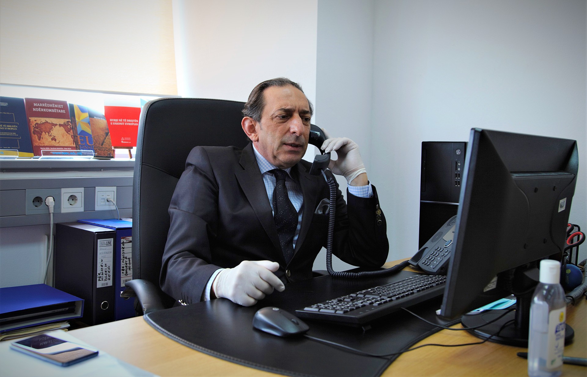 MINISTAR NA DUŽNOSTI REKA OBAVIO JE TELEFONSKI RAZGOVOR SA AUSTRIJSKOM MINISTARKOM EDTSTADLER
