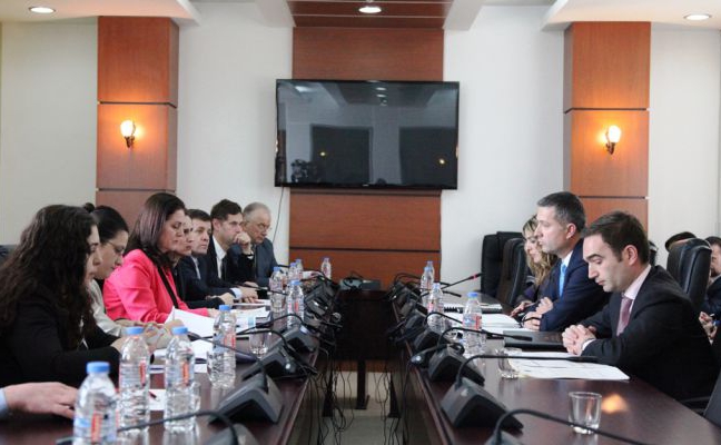 Ministar Çollaku se sastao sa Parlamentarnom Komisijom za Evropske Integracije