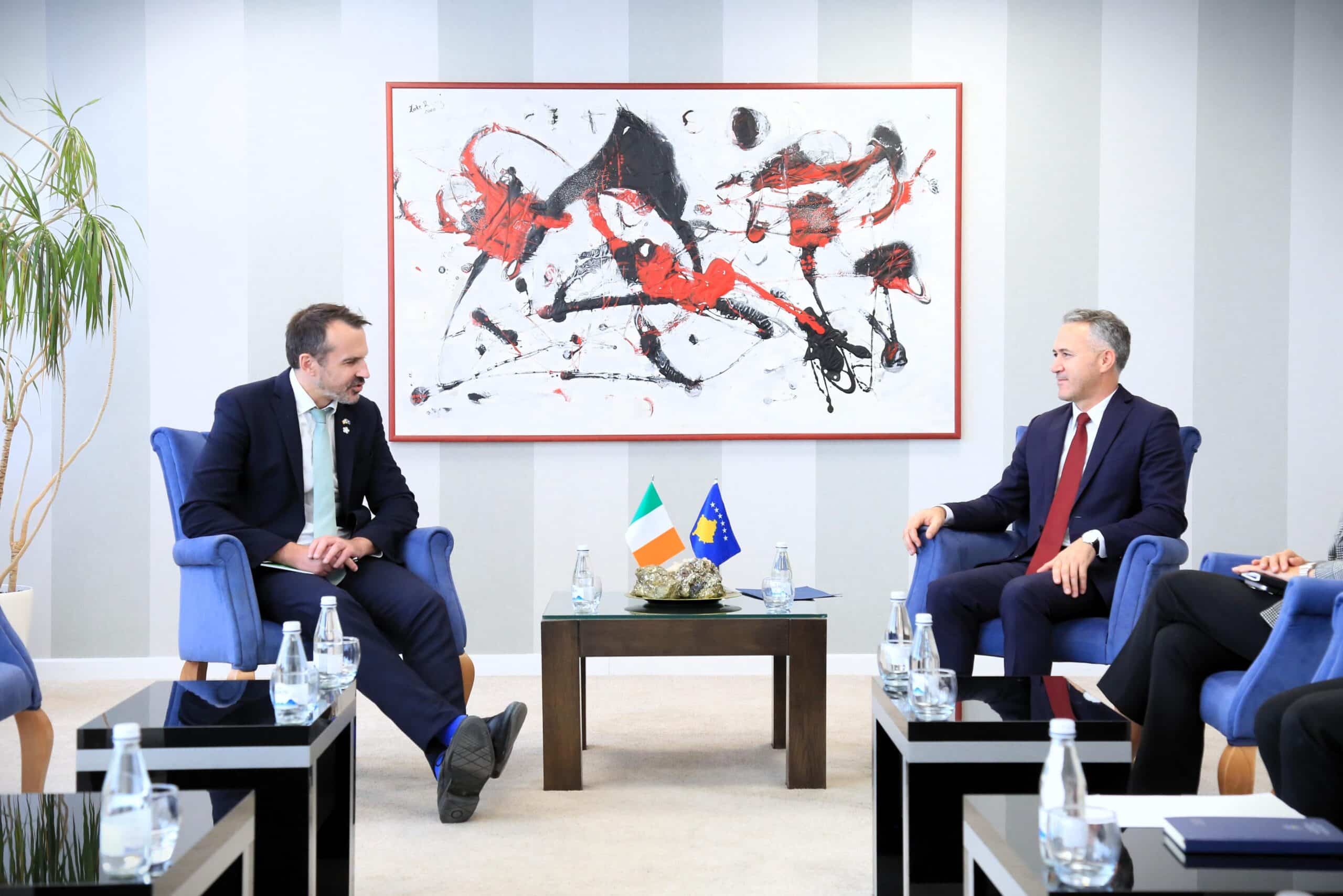 Today, Chief Negotiator of the Republic of Kosovo with the European Union, Mr Jeton Zulfaj, received the non-resident Ambassador of Ireland to Kosovo, H.E. Ragnar Almqvist